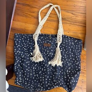 O’Neill Stylish Navy Blue  and Cream Tote Bag